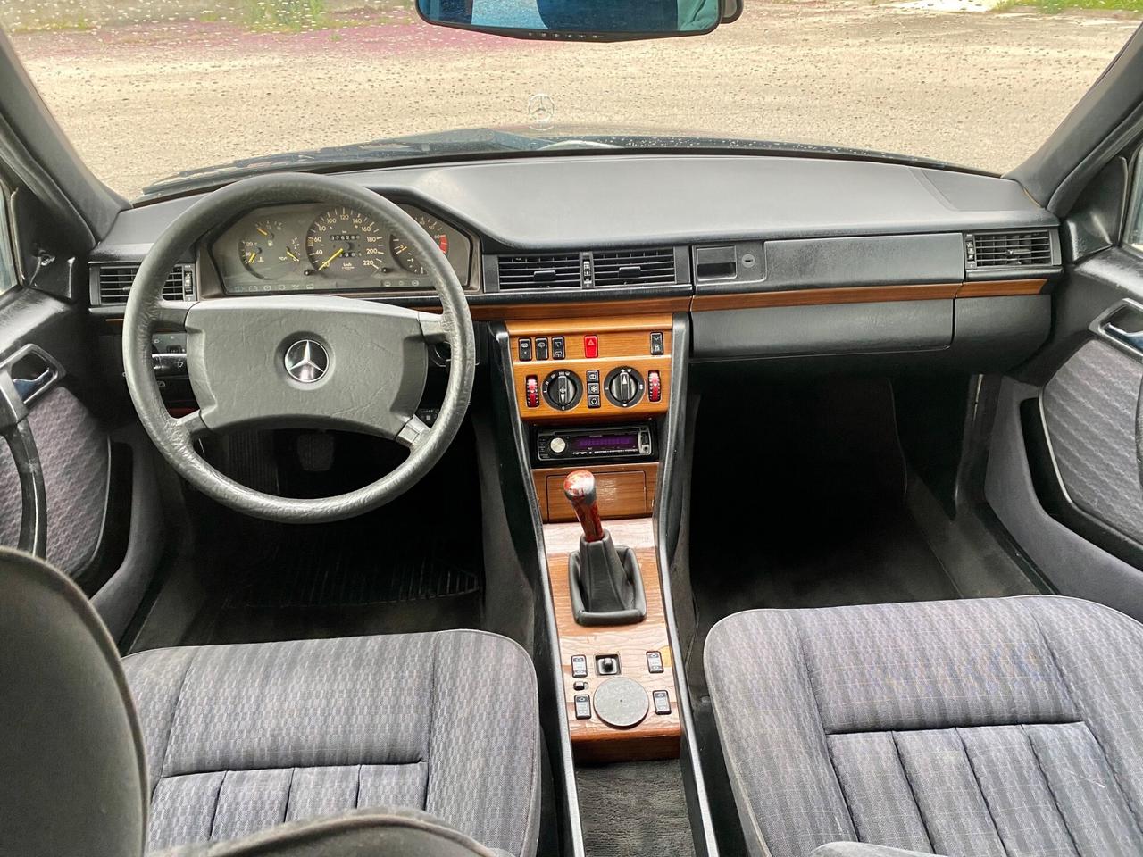 Mercedes-benz E 200 MERCEDES E 200 W124 TE