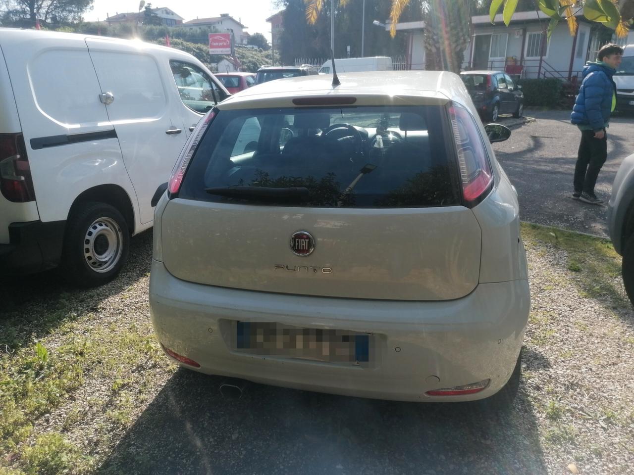 Fiat Punto 1.3 MJT 85 CV 5 porte €2200/scambi