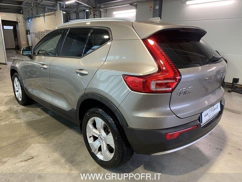 Volvo XC40 B4 AWD Geartronic Momentum Pro