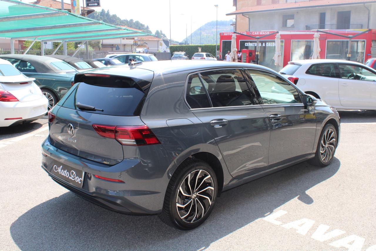 Volkswagen Golf 2.0 TDI SCR Life FARI A LED VETRI SCURI