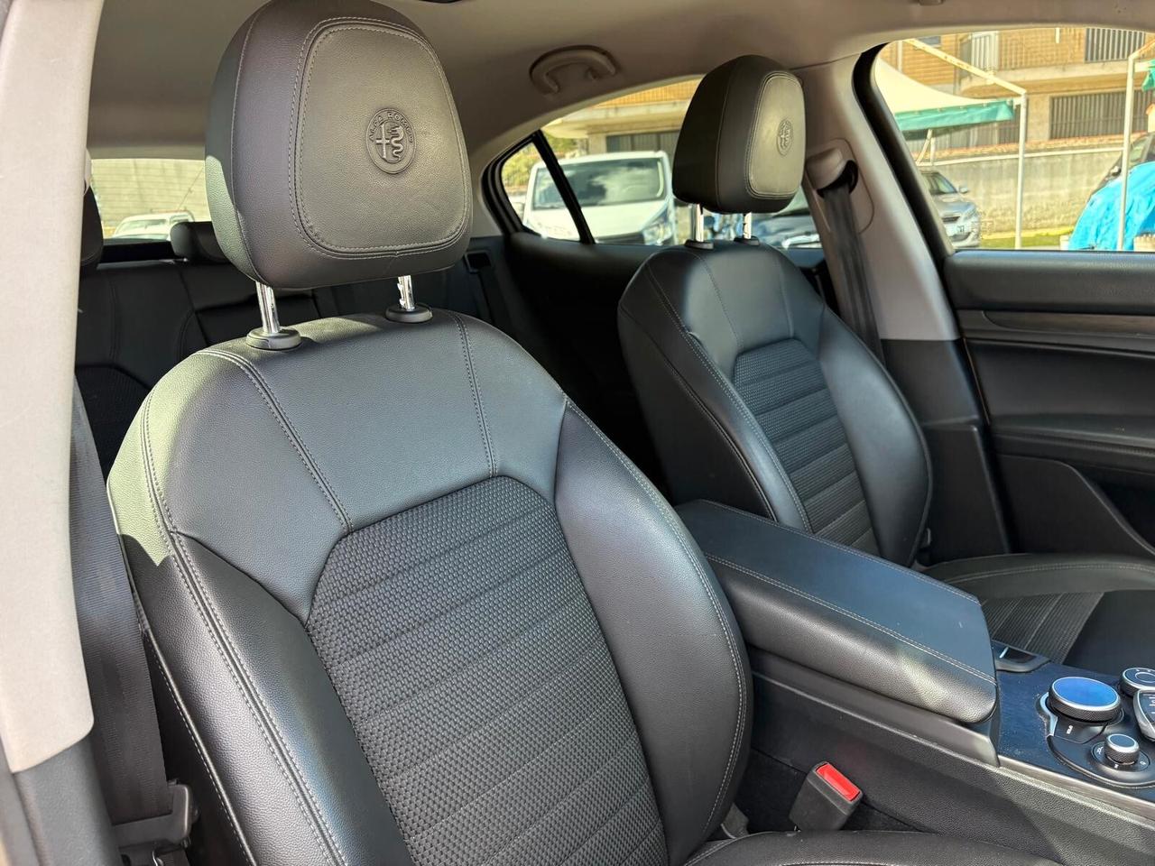 Alfa Romeo Stelvio 2.2 210cv AT8 Q4 Executive X COMMERCIANTI