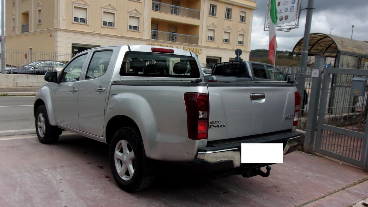 Isuzu D-Max 2.5 Space Cab Solar A/T 4WD