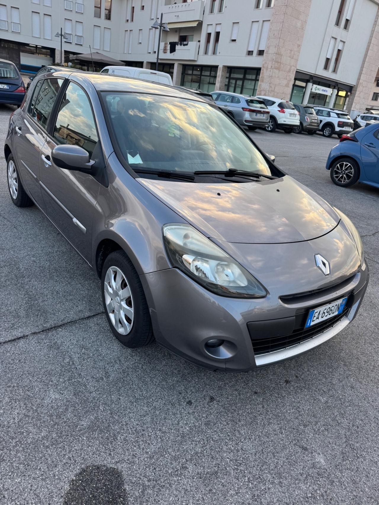 Renault Clio 1.2 16V automatica
