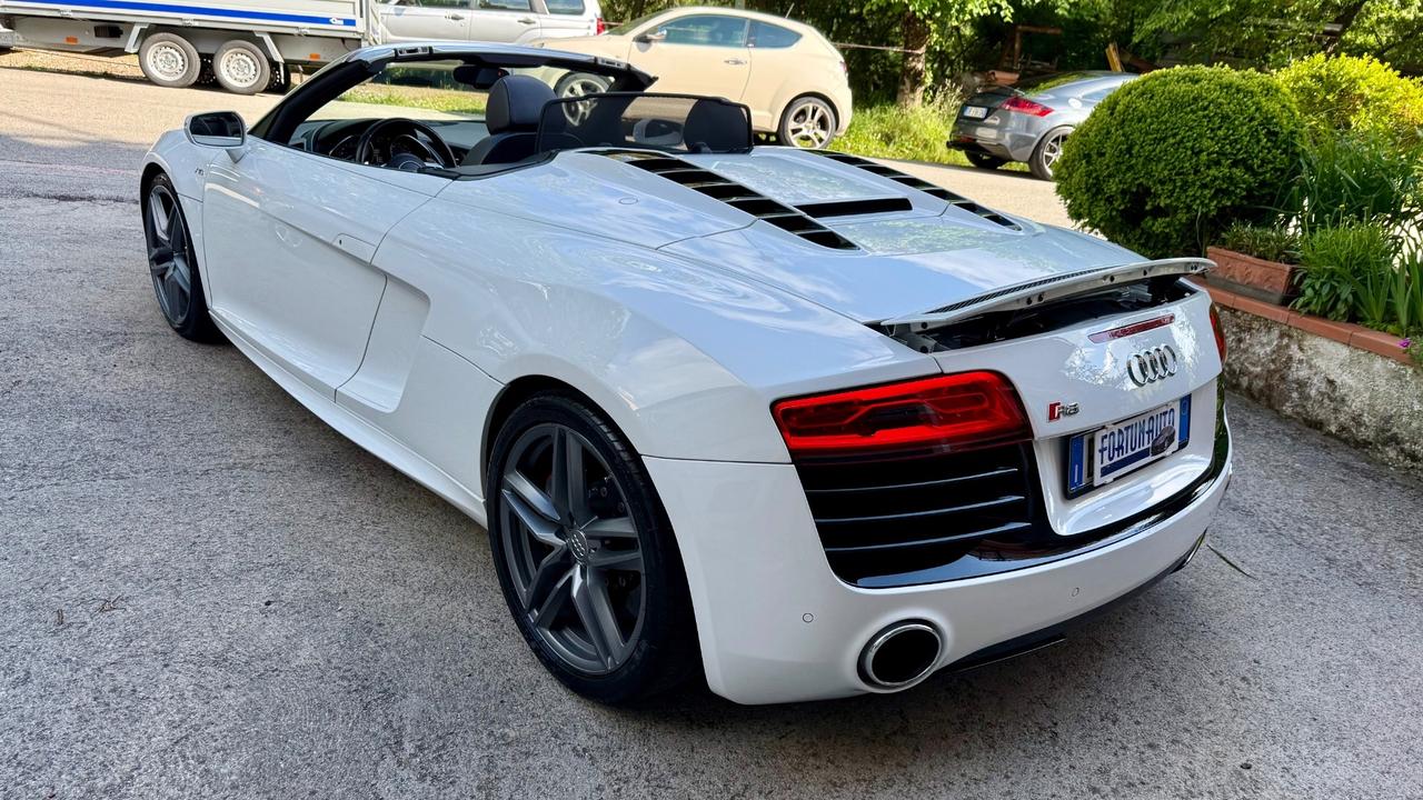 Audi R8 Spyder 5.2 V10 FSI quattro R tronic
