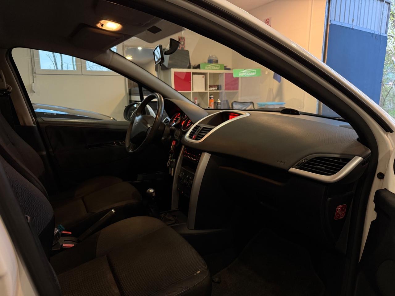 Peugeot 207 1.4 GPL BENZINA NEOPATENTATI
