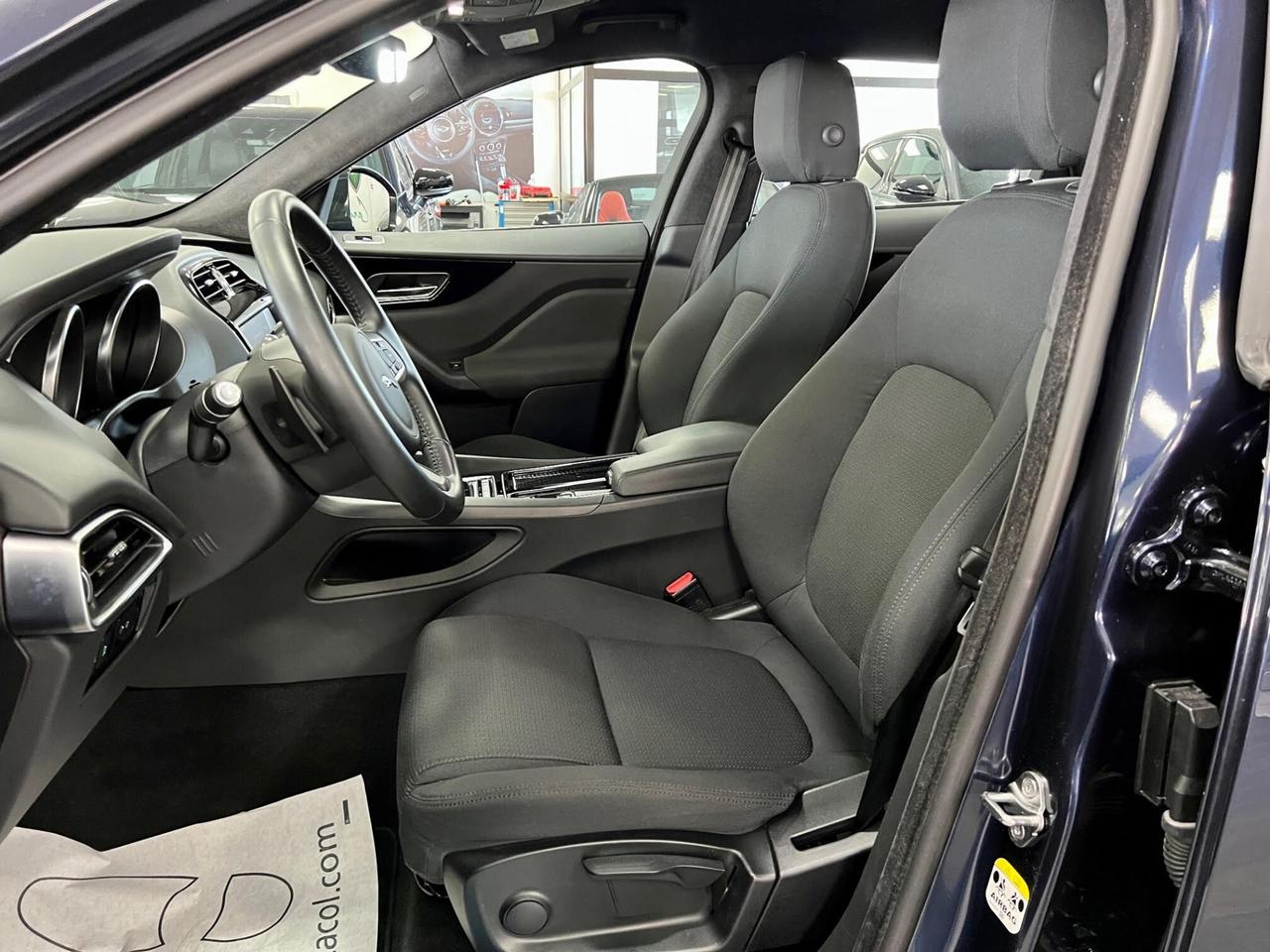 Jaguar F-Pace 2.0d i4 Pure 180cv auto
