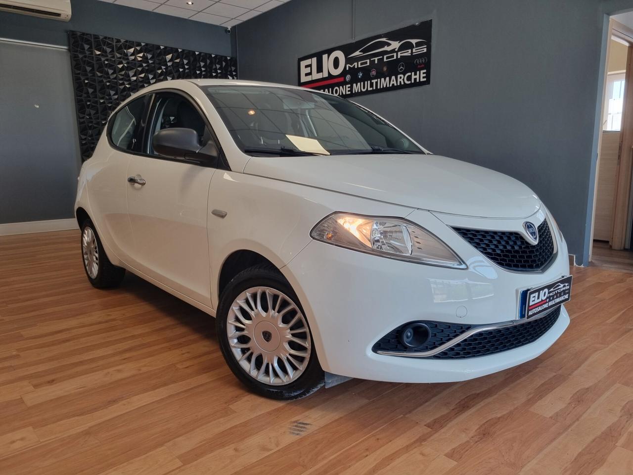 Lancia Ypsilon 1.2 69 CV 5 porte Gold