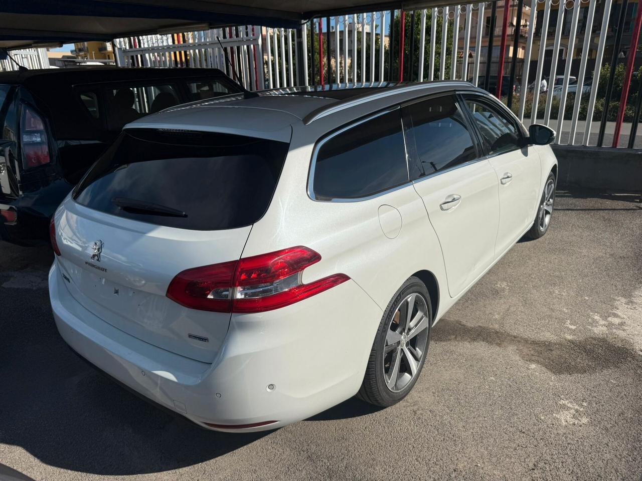 Peugeot 308 BlueHDi 120 S&S EAT6 SW Active