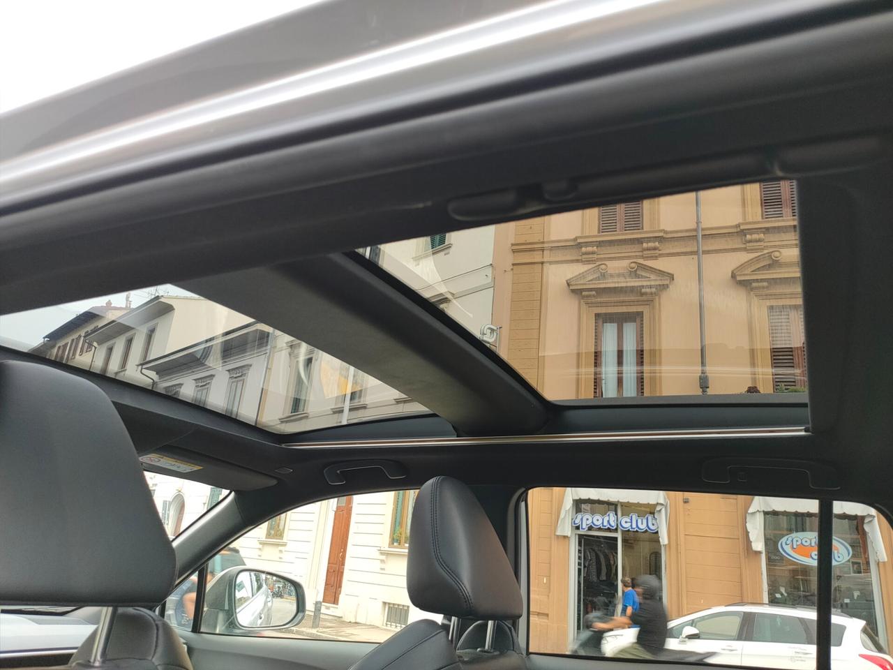 Toyota Corolla Cross 2.0 Hybrid 197CV E-CVT Lounge