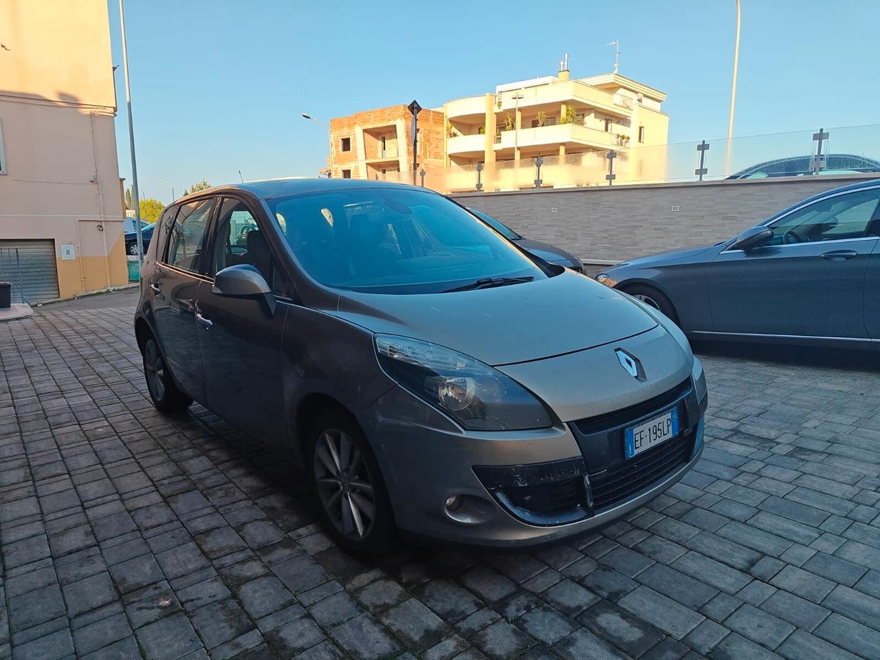 Renault Scenic Scénic X-Mod 1.5 dCi 110CV Luxe