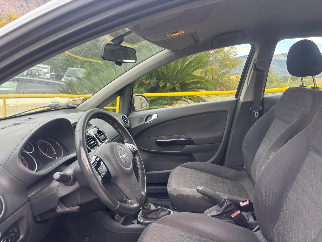 Opel Corsa benzina e metano anno 2013 garantita