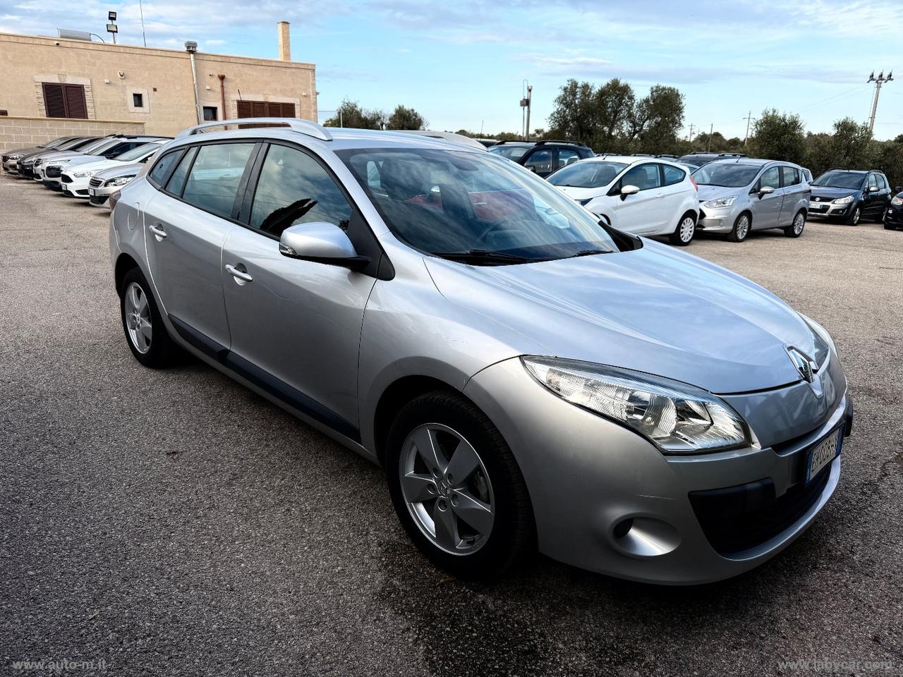 RENAULT Mégane 1.5 dCi 110 CV ST Attractive