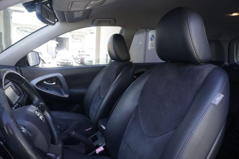Toyota RAV4 Toyota RAV4 Crossov. 2.2 D-Cat A/T 150 CV Style Unicoproprietario