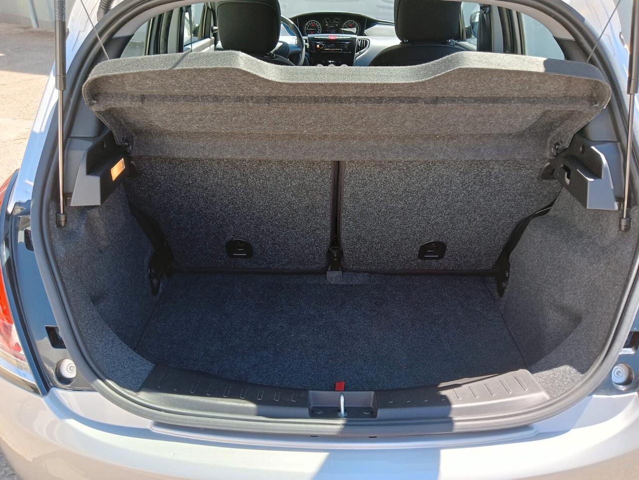 Lancia Ypsilon 1.3 MJT 16V 95 CV 5 porte S&S Silver