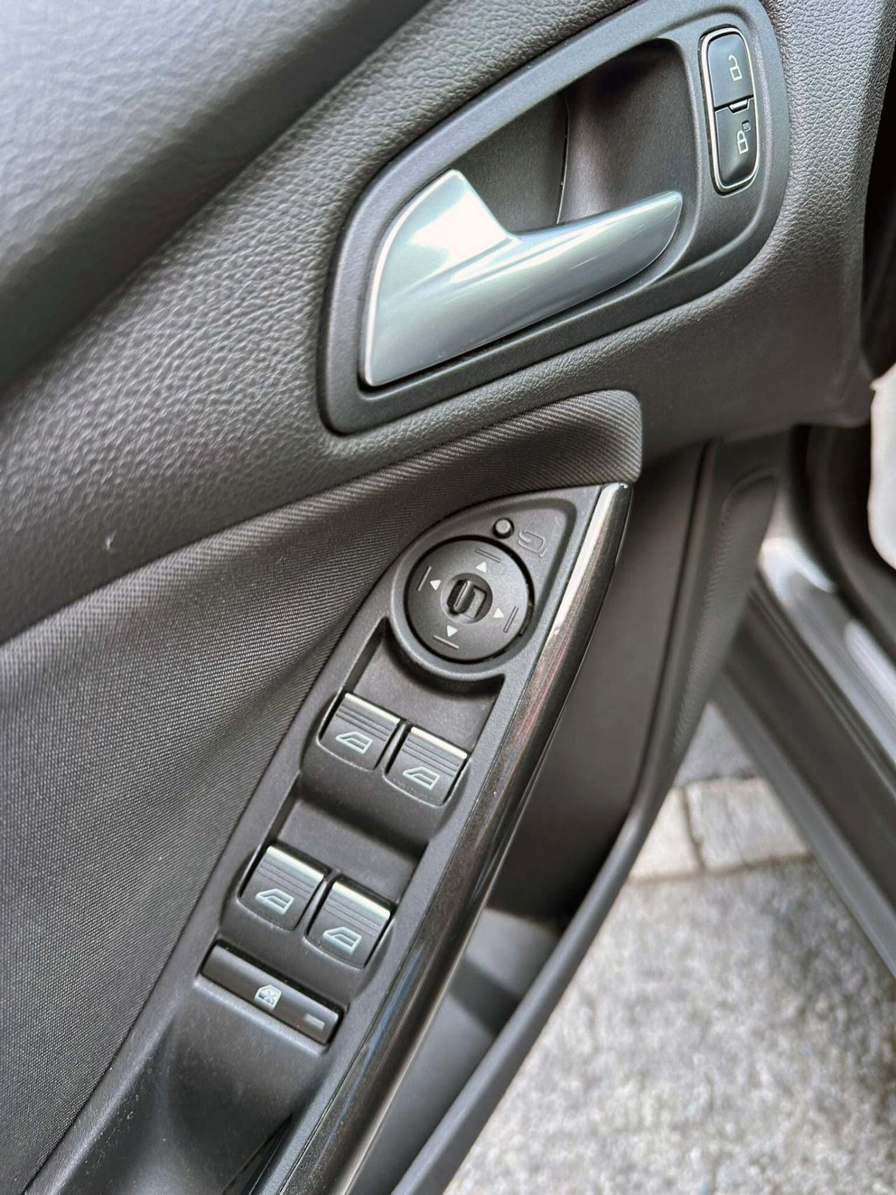 Ford Focus 1.5 TDCi 120 CV Navigatore Cruise control 4 Vetri elettrici