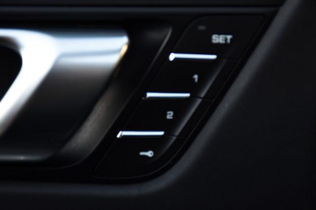 PORSCHE Macan 2.0 *SPORT DESIGN*CHRONO*TETTO*21"*PASM*LED*CAM*