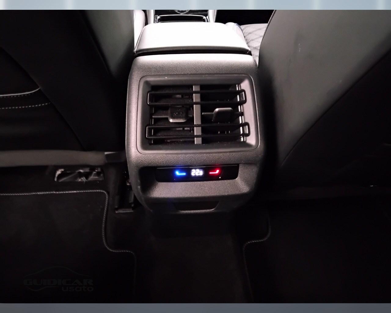 VOLKSWAGEN Tiguan III 2024 - Tiguan 2.0 tdi R-Line 150cv dsg