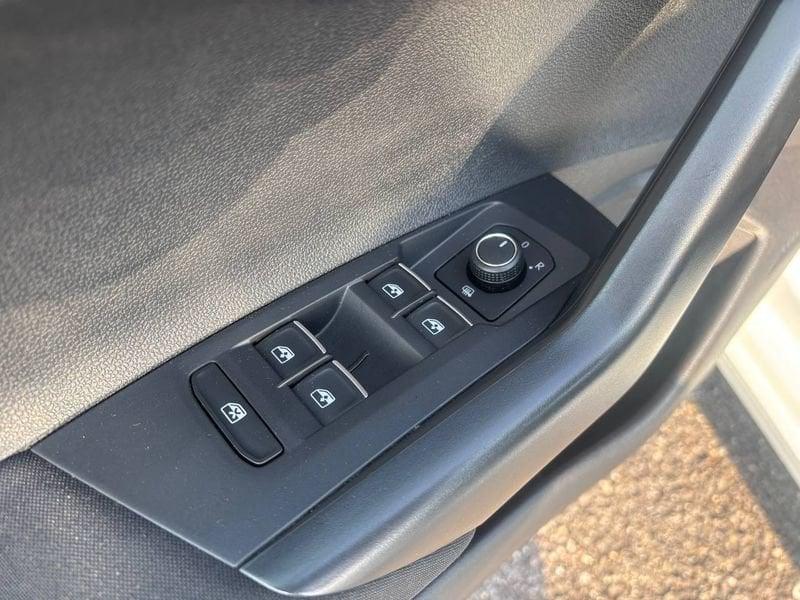 Volkswagen Polo *TETTO* NEOP. DSG 1.0 Benzina 95cv