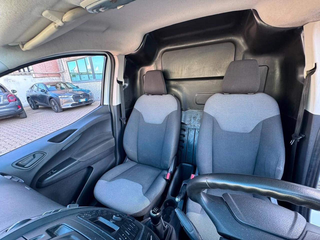Ford Transit Courier 1.5 TDCi 75CV Van Entry