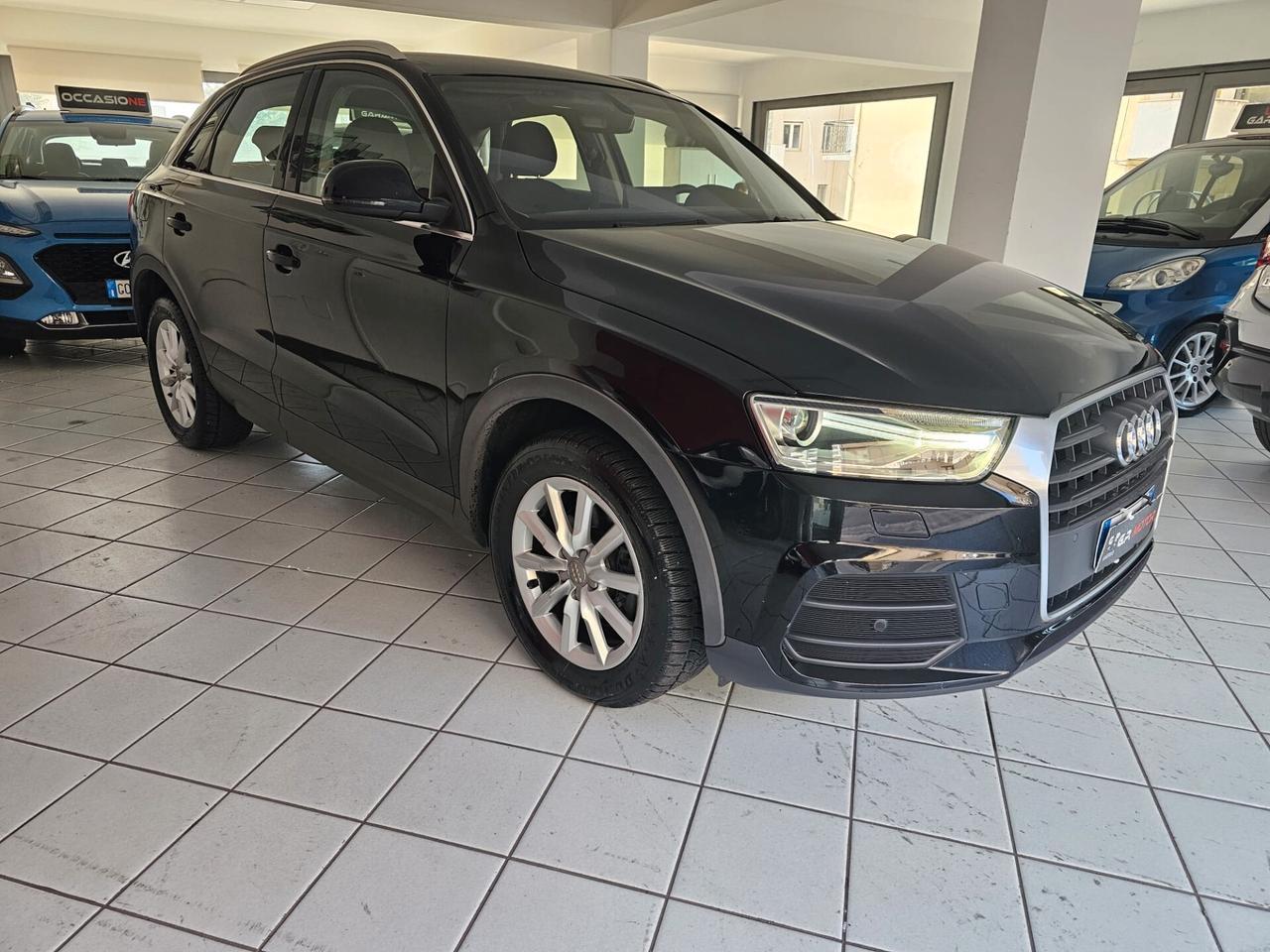 Audi Q3 2.0 TDI 120 CV Business