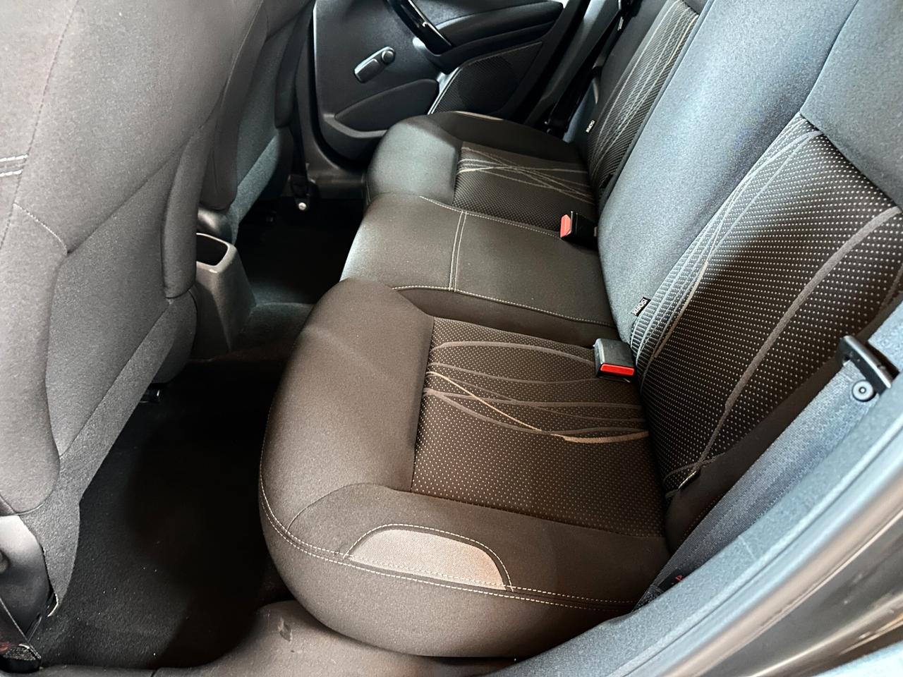 Peugeot 208 1.4 HDi 68 CV 5 porte Business