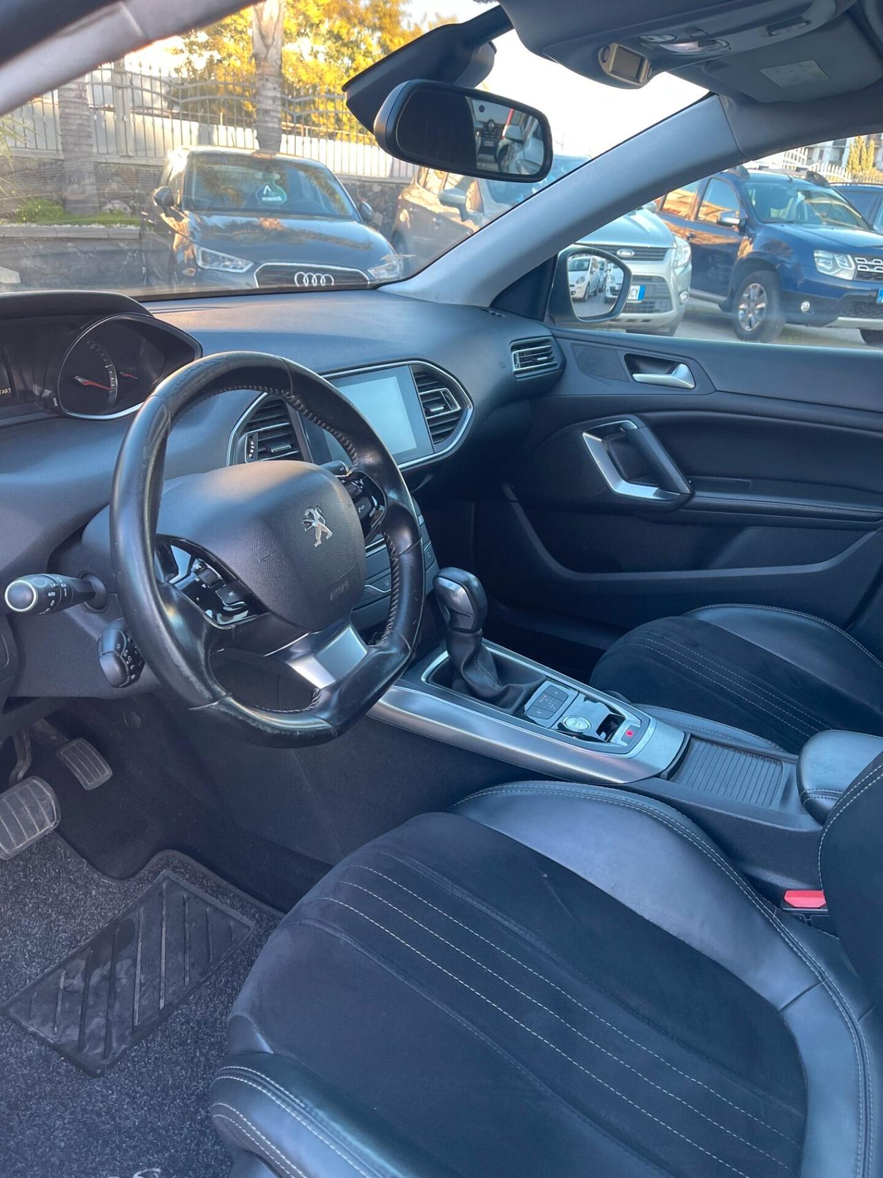 Peugeot 308 BlueHDi 120 S&S Allure Automatica