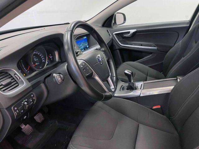 VOLVO V60 2.0 D2 MOMENTUM