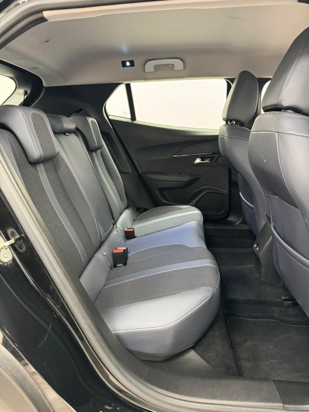 Peugeot 2008 BlueHDi 100 S&S Allure