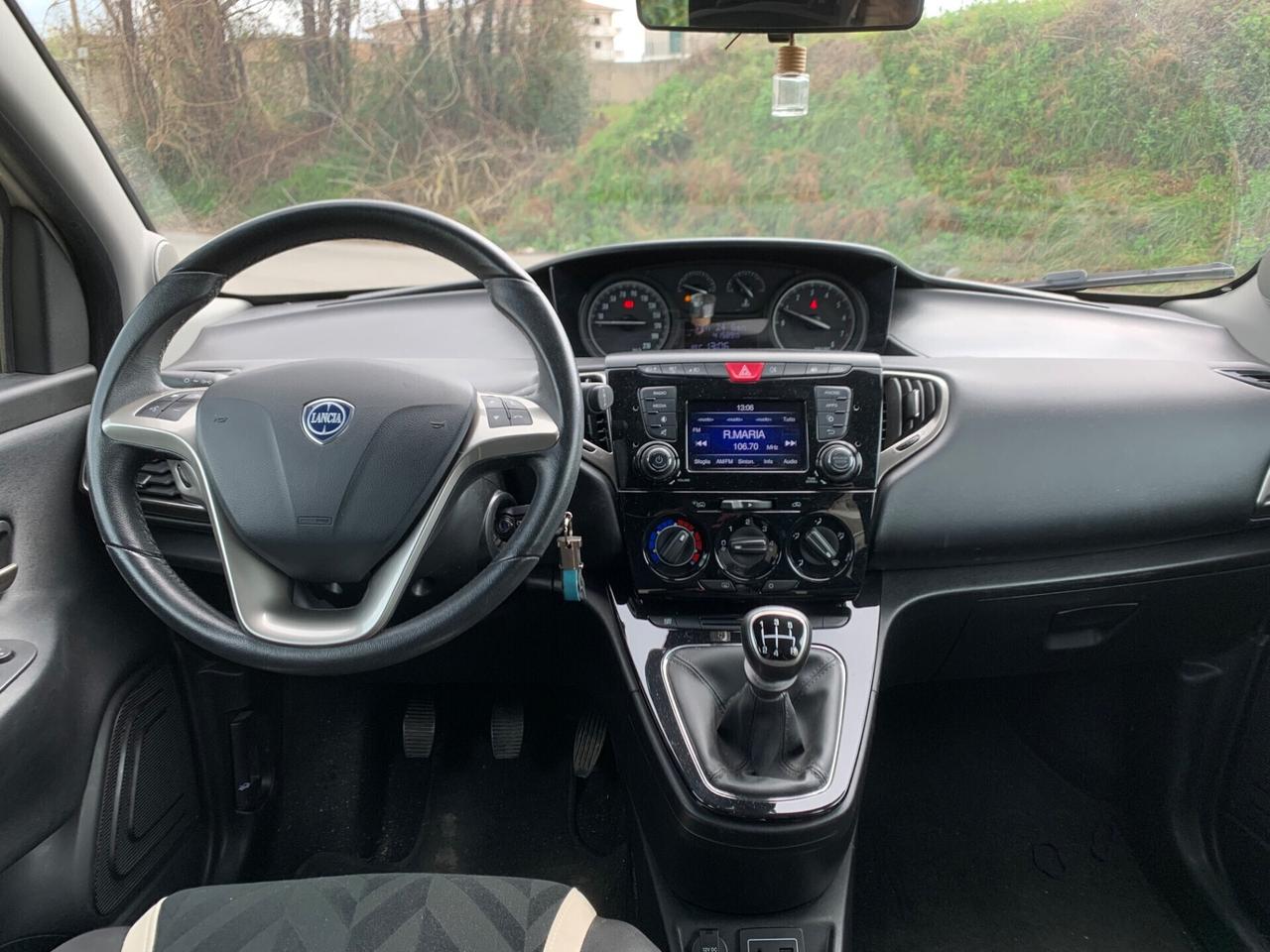 Lancia Ypsilon 1.2 69 CV 5 porte Gold