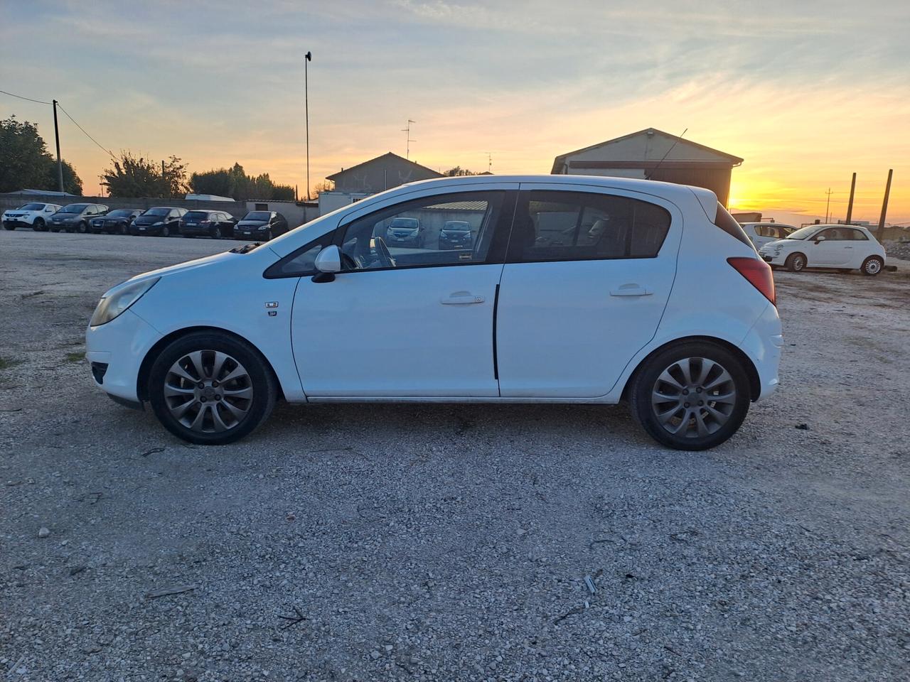 Opel Corsa 1.4 16V 5 porte Cosmo