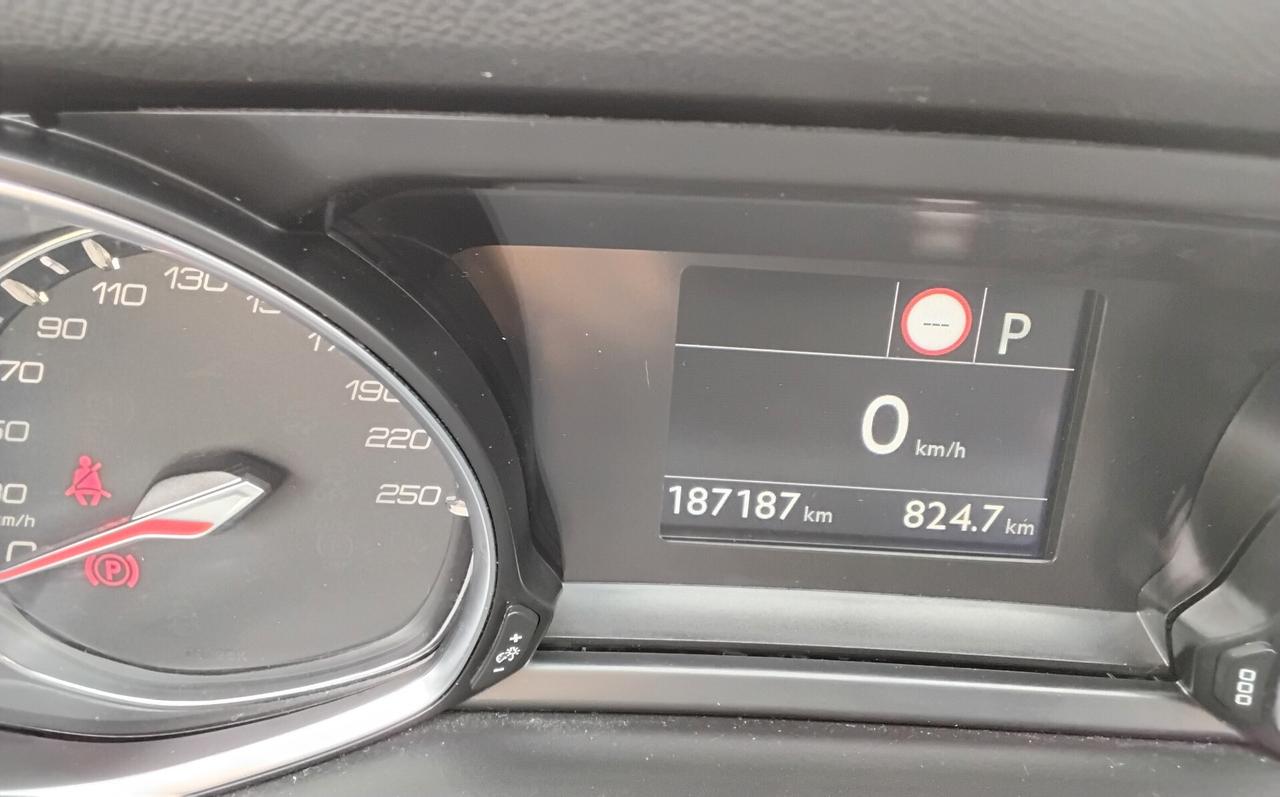 Peugeot 308 BlueHDi 130 S&S SW Allure