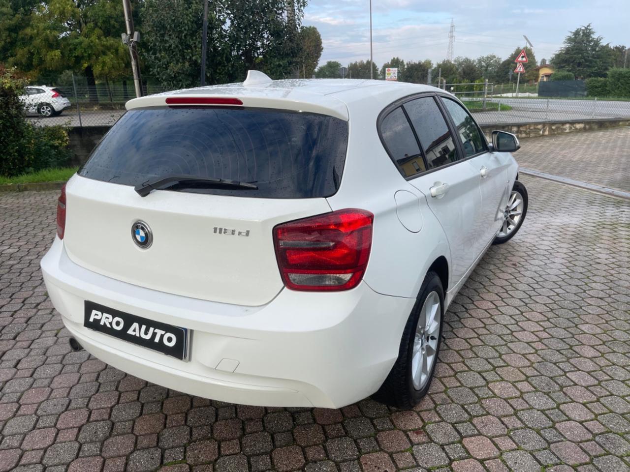 Bmw 118D 5p cambio manuale 2012 142000Km