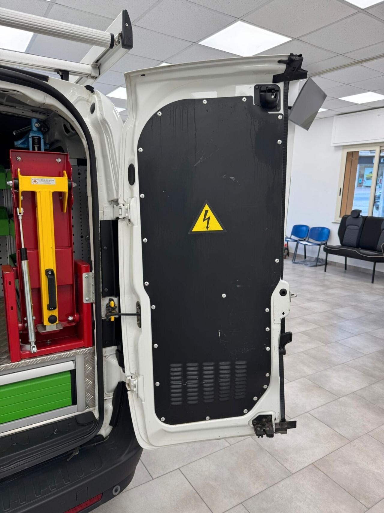 FIAT DOBLO' 1.6 MJT 105 CV BUSINESS ATTREZZATO 2020