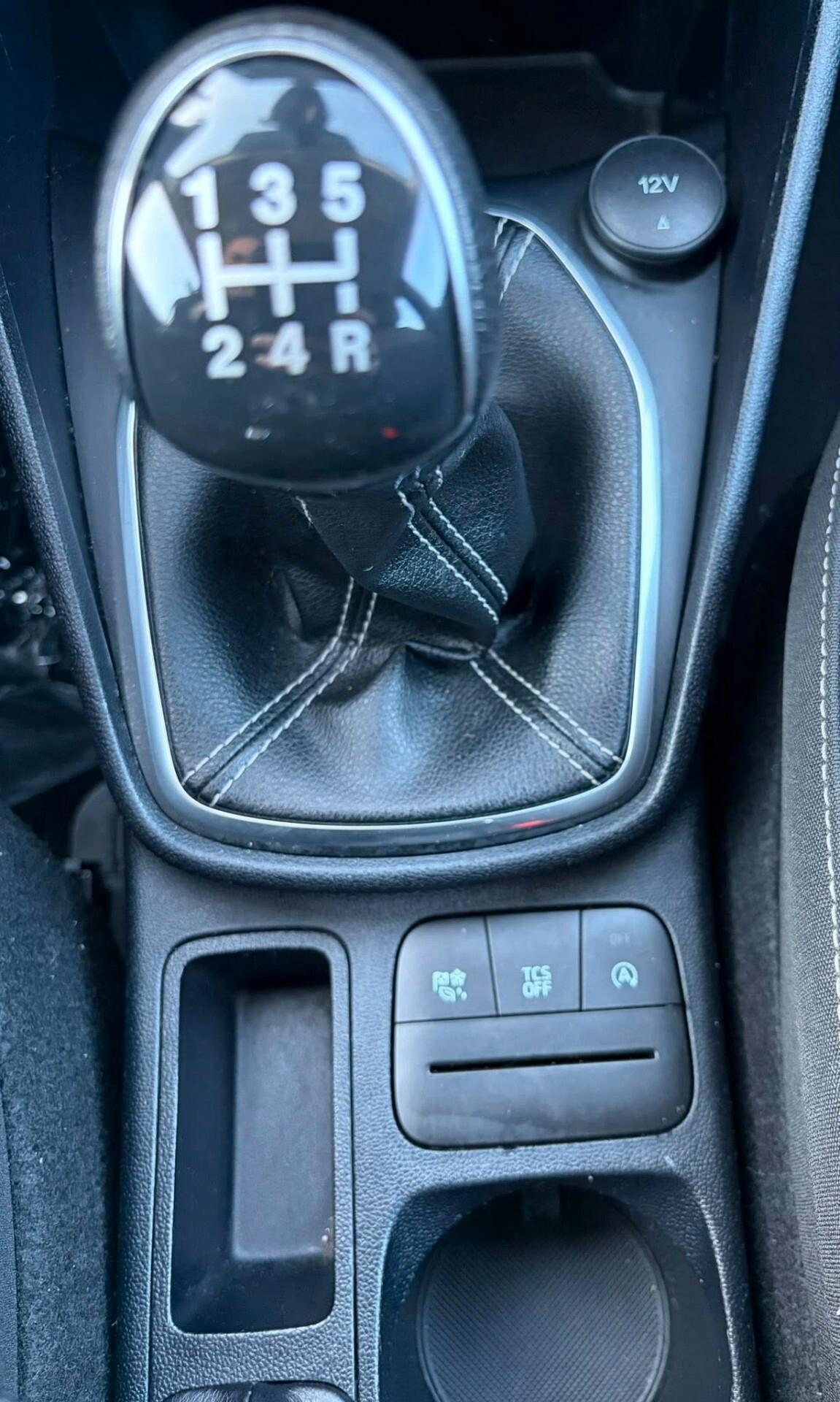 FORD FIESTA TITANIUM 5 PORTE 1.1cc