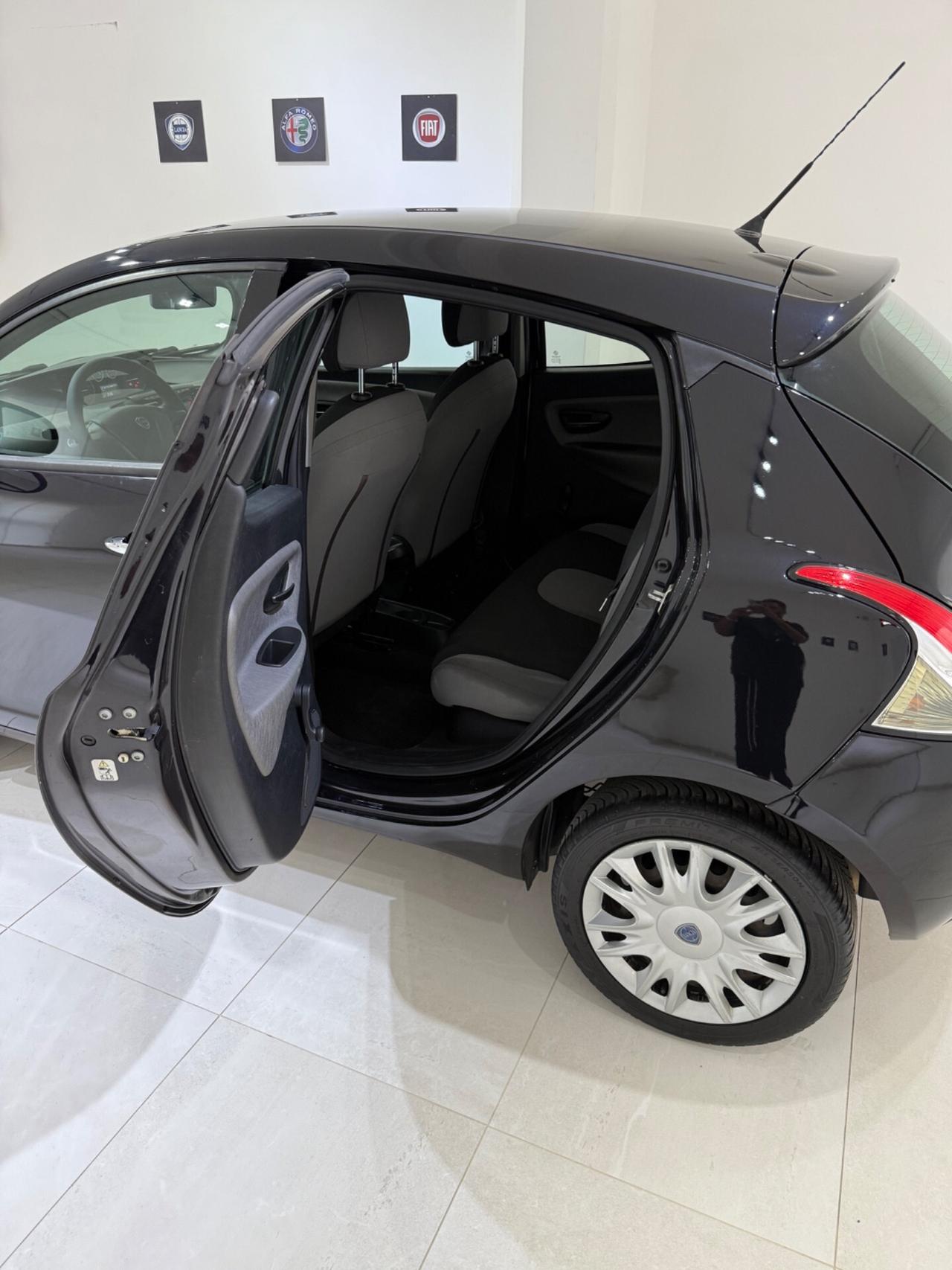 LANCIA YPSILON 1.2 69 CV 5 PORTE GPL ECOCHIC GOLD