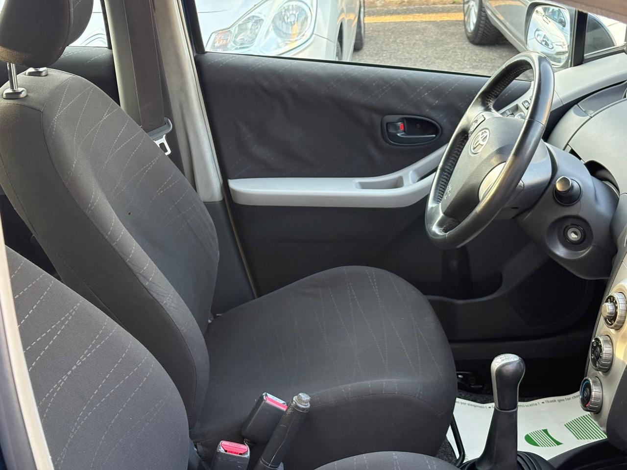 Toyota Yaris 1.0 5 porte Sol