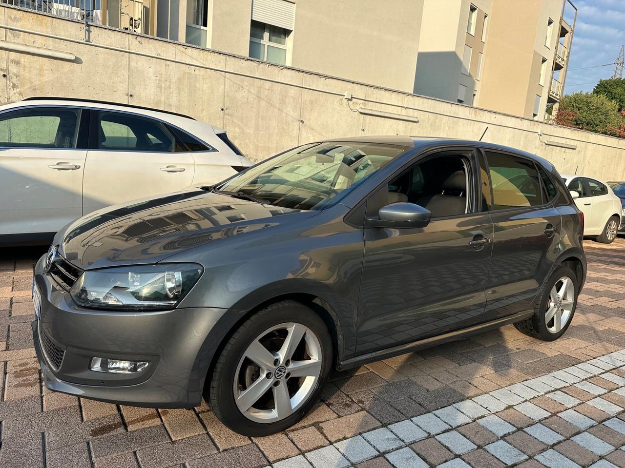 Volkswagen Polo 1.4 5 porte Highline - ok neopatentati