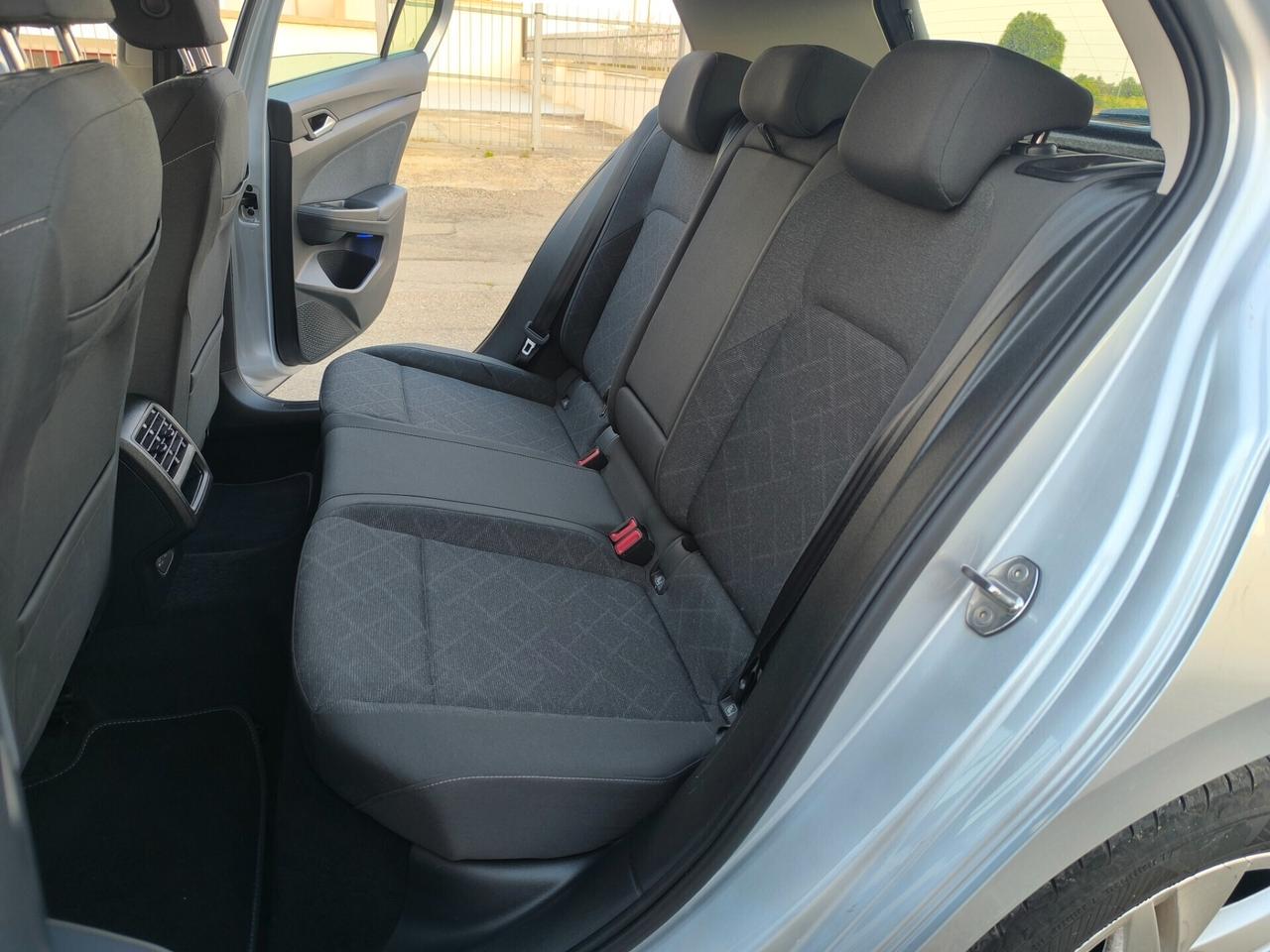 VOLKSWAGEN GOLF 8 2.0 TDI 115cv NAV/LUCI AMBIENT