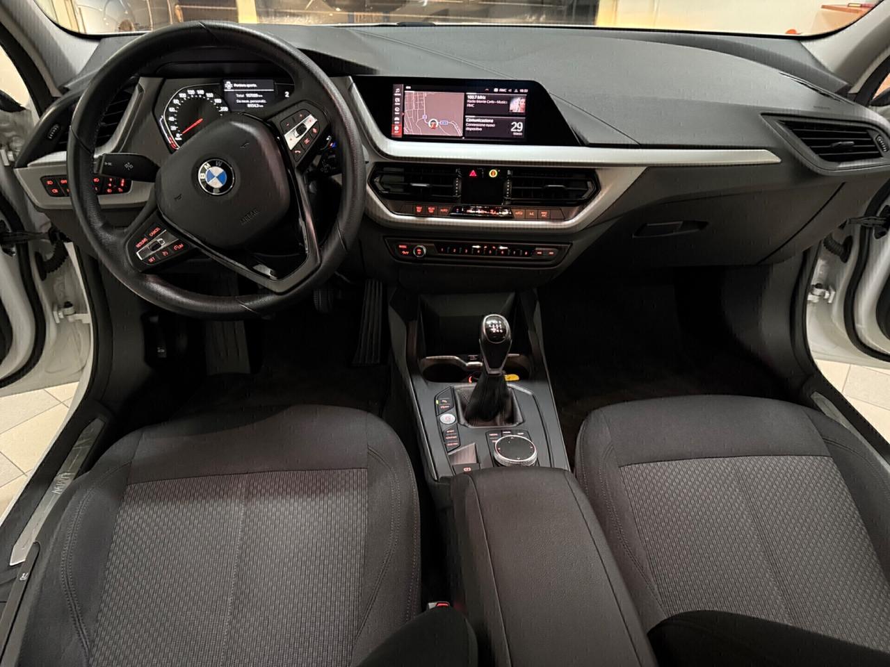 Bmw 116 116d 5p. Business Advantage