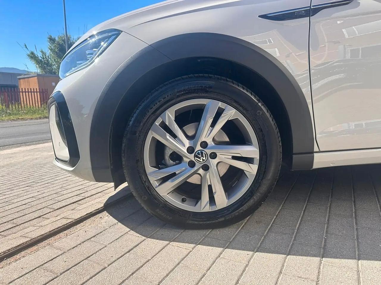 Volkswagen Taigo 1.0 TSI 110 CV DSG R-Line