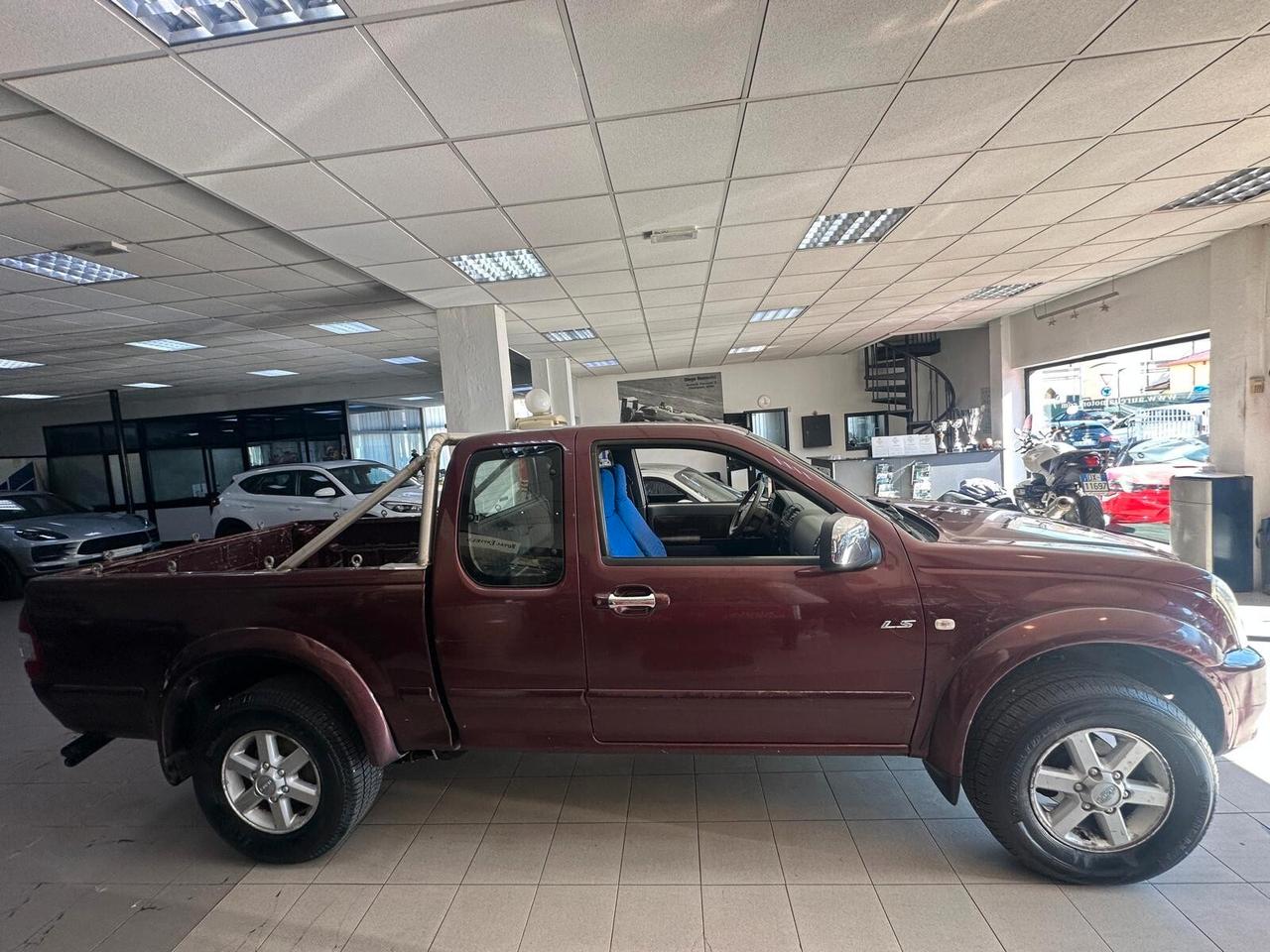 Isuzu D-Max 3.0 TD cat Space Cab 4WD Pick-up 4 posti SUBITO DISP. CON GANCIO TRAINO