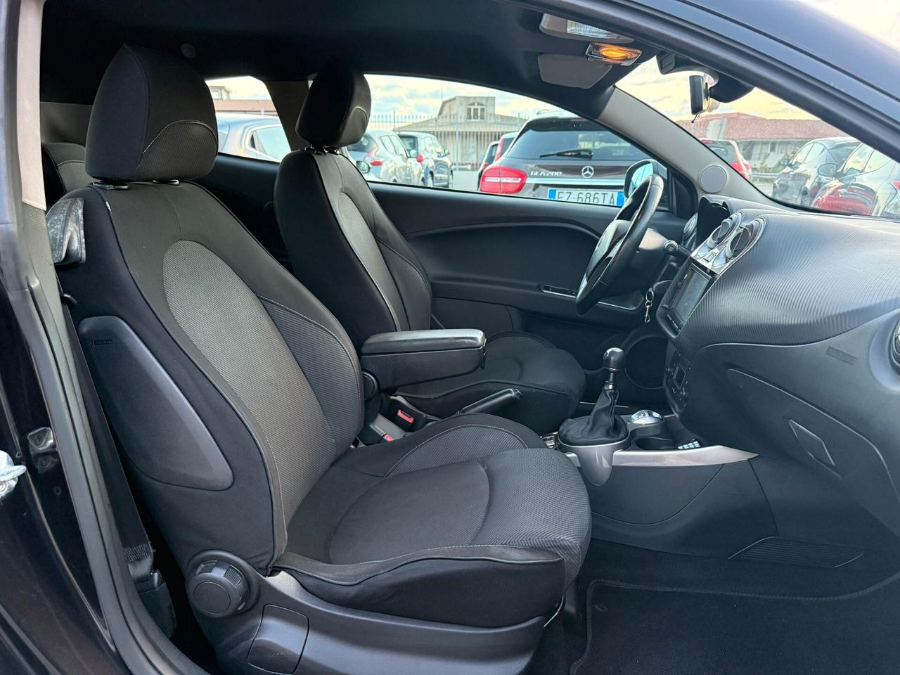 Alfa Romeo MiTo 1.6 JTDm 16V Distinctive Sport Pack