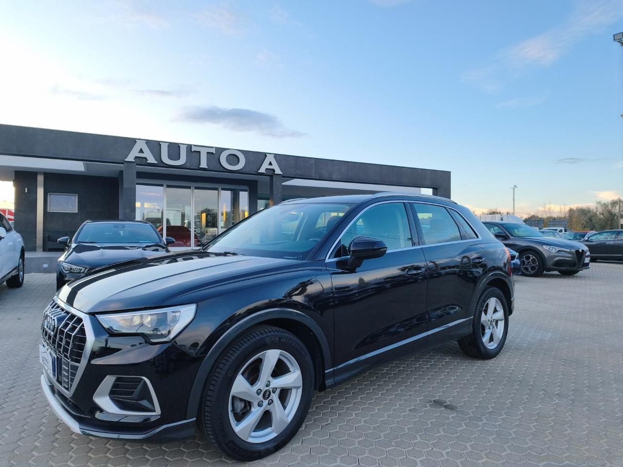 AUDI Q3 35 TDI S tronic Business Advanced