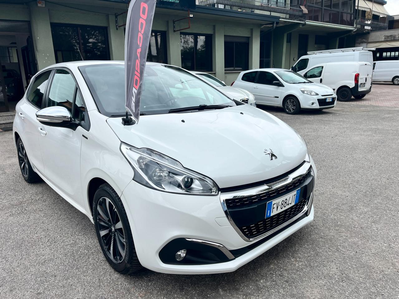 Peugeot 208 PureTech 82 Stop&Start 5 porte Signature
