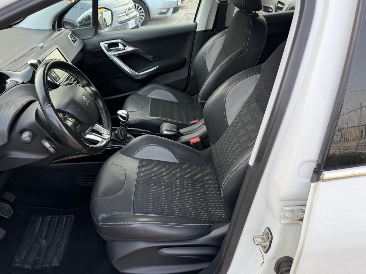 Peugeot 2008 BlueHDi 120 S&S Black Matt