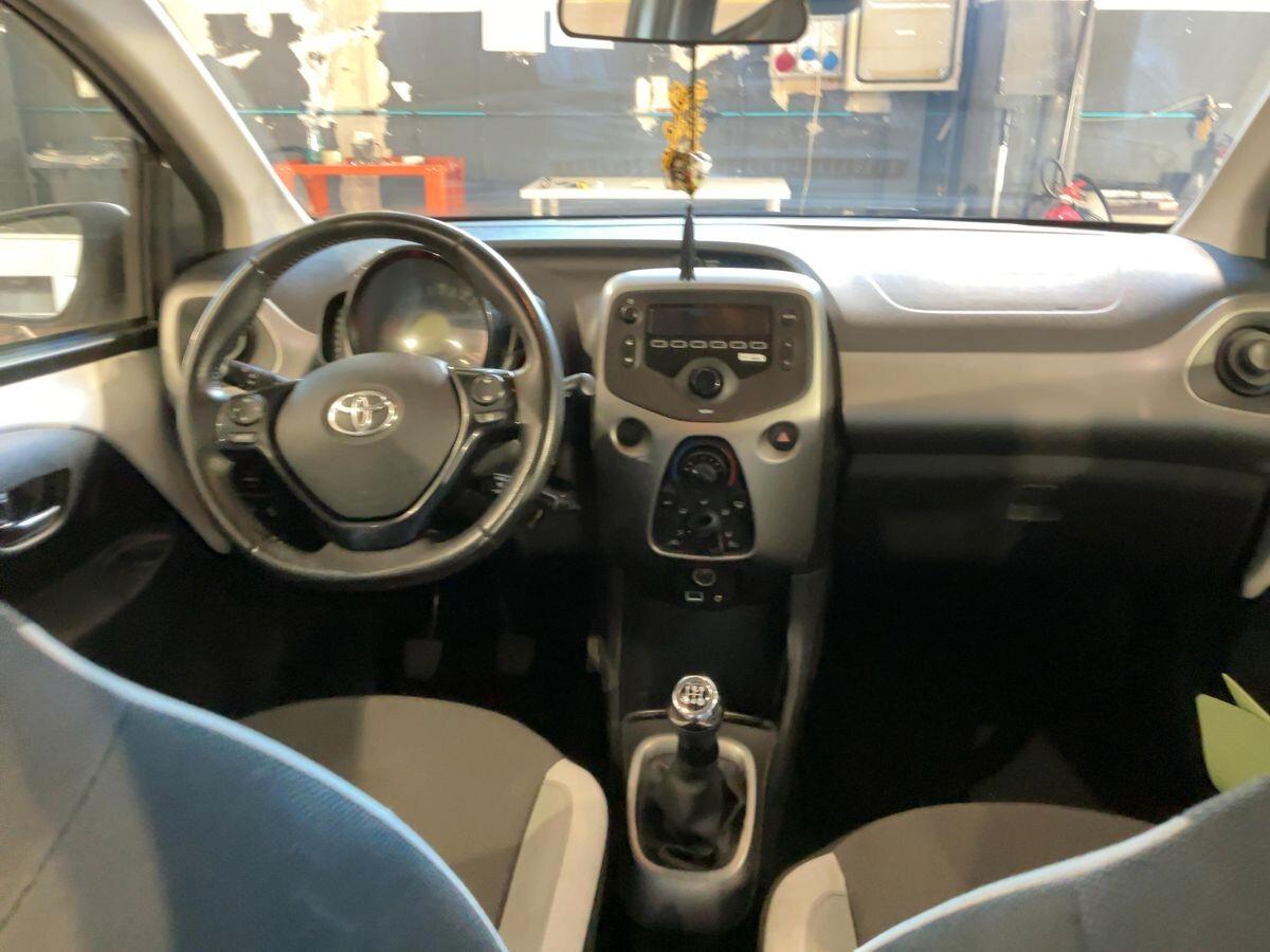 Toyota Aygo 1.0 VVT-i 69 CV 5 porte x-cool TSS