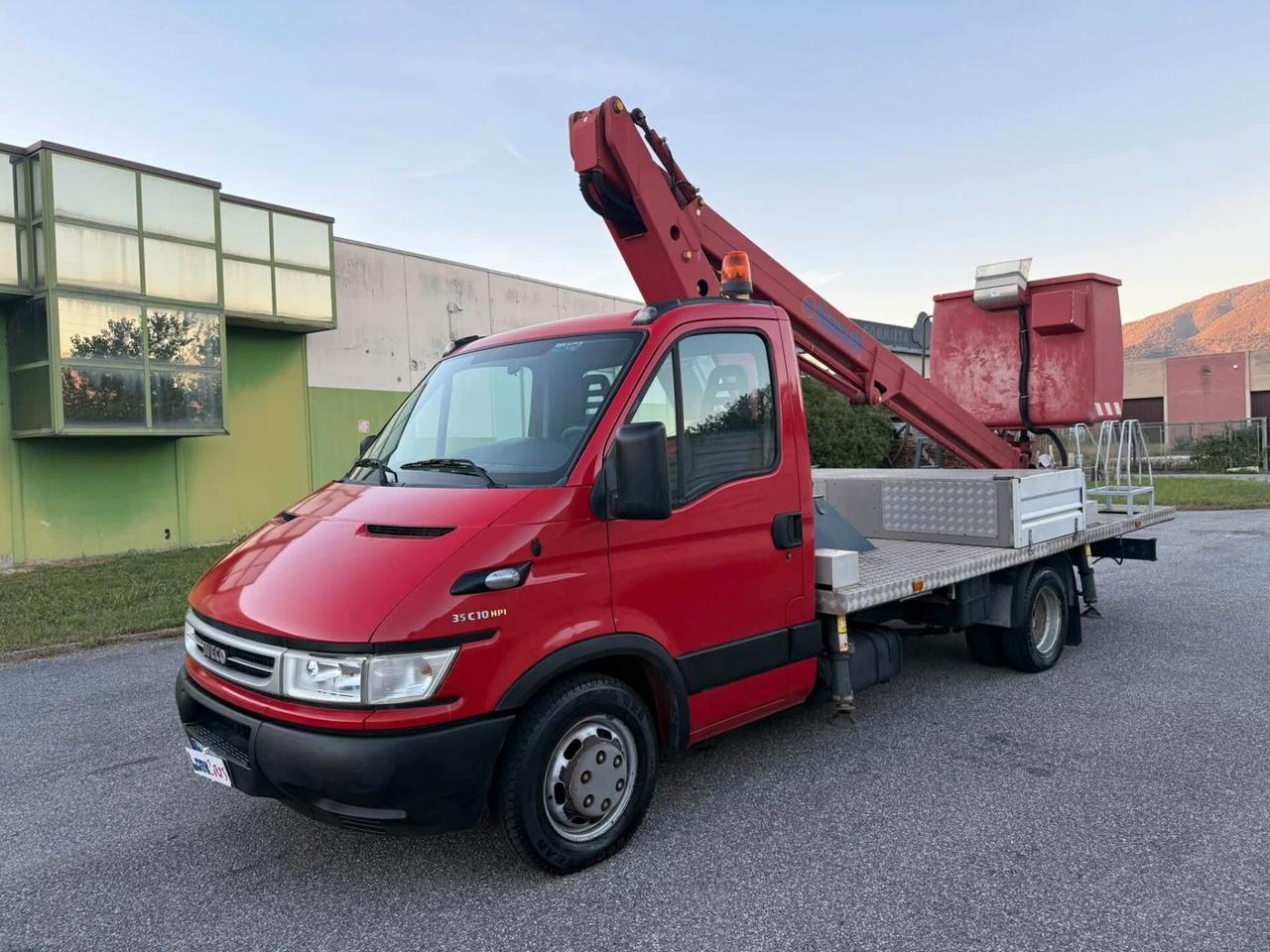 Iveco Daily 35 2.3 CON PIATTAFORMA E CESTELLO
