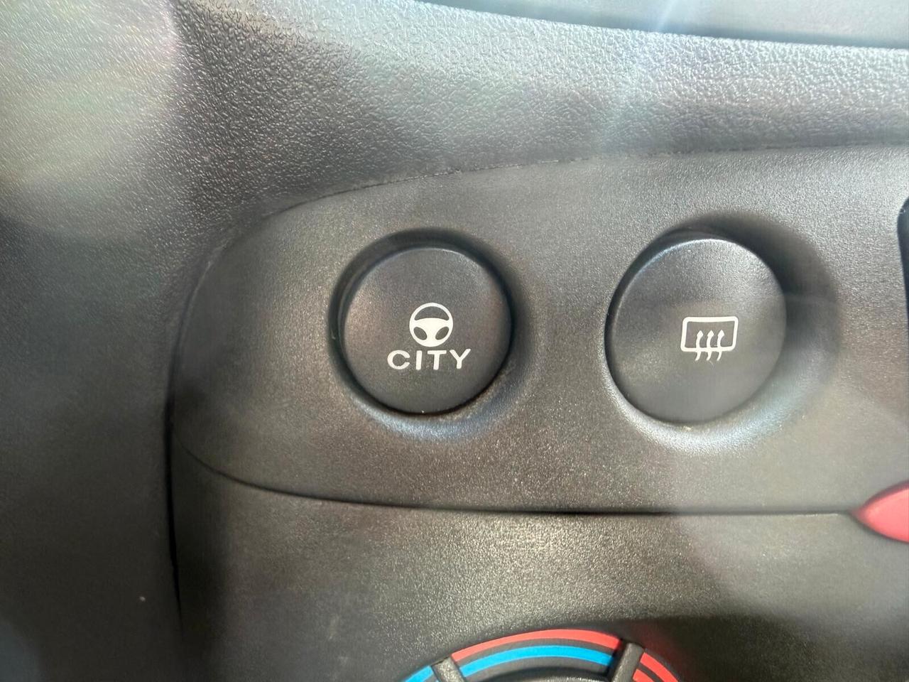 Fiat Punto 1.9 JTD 5 porte N1