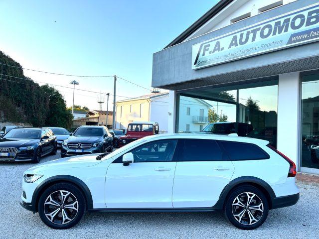 VOLVO V90 Cross Country B4 (d) AWD Geartronic Business Pro