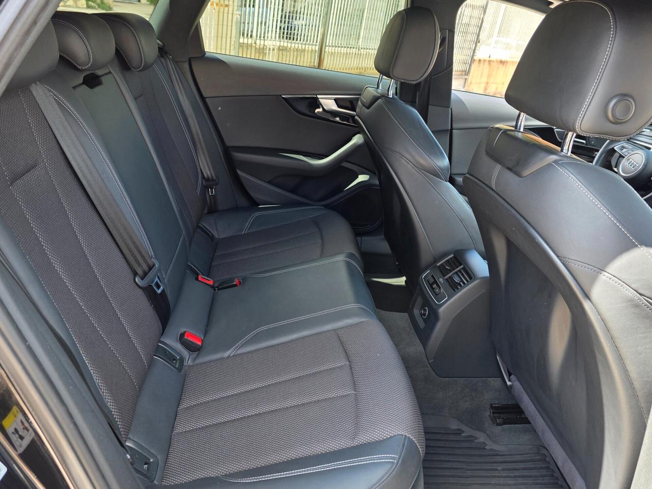Audi A4 - 2.0 TDI 190cv 3xS line Black edition